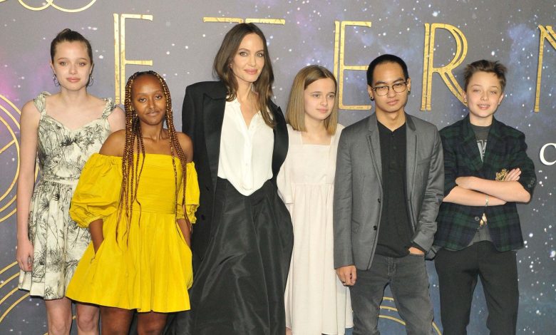 Shiloh Jolie-Pitt, Zahara Jolie-Pitt, Angelina Jolie, Vivienne Jolie-Pitt, Maddox Jolie-Pitt dan Knox Jolie-Pitt