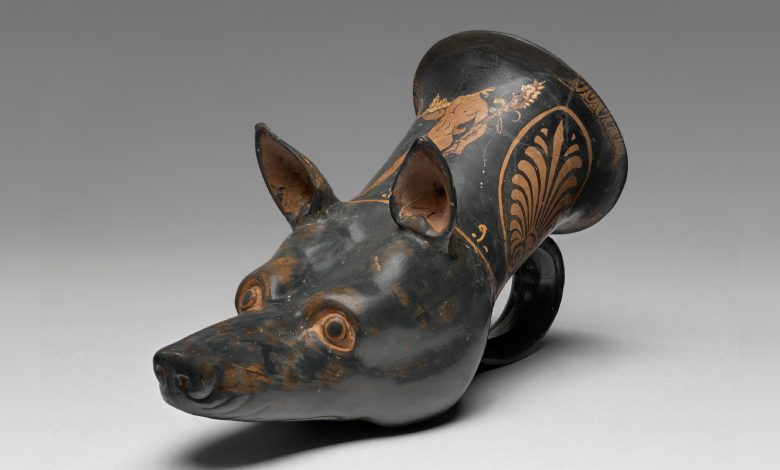 Apulian Rhyton: Piala berbentuk spartan-hound berusia 2.300 tahun yang kemungkinan digunakan di pesta minuman keras