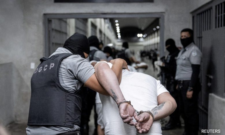 Kami mengakui "kesalahan" Deportasi El Salvador karena alarm memperdalam kebijakan