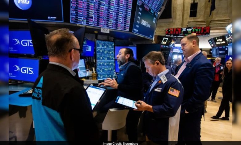 Pasar saham AS menurun setelah Trump meluncurkan tarif "Hari Pembebasan"