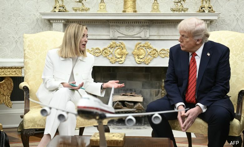 Trump mengatakan akan "100%" mencapai kesepakatan tarif dengan UE saat meloni Italia mengunjungi
