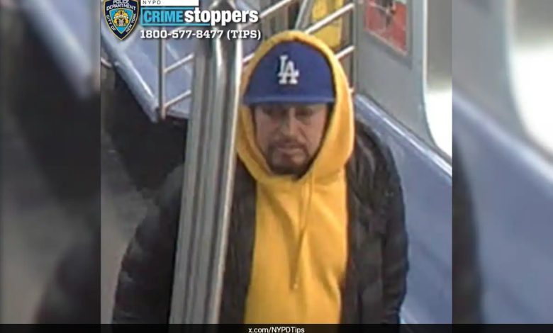 Kami pria yang dituduh melakukan hubungan seks dengan mayat di kereta bawah tanah NYC