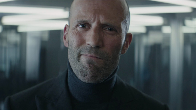 Deckard Shaw tampak bingung dengan hadiah cepat & geram: Hobbs & Shaw