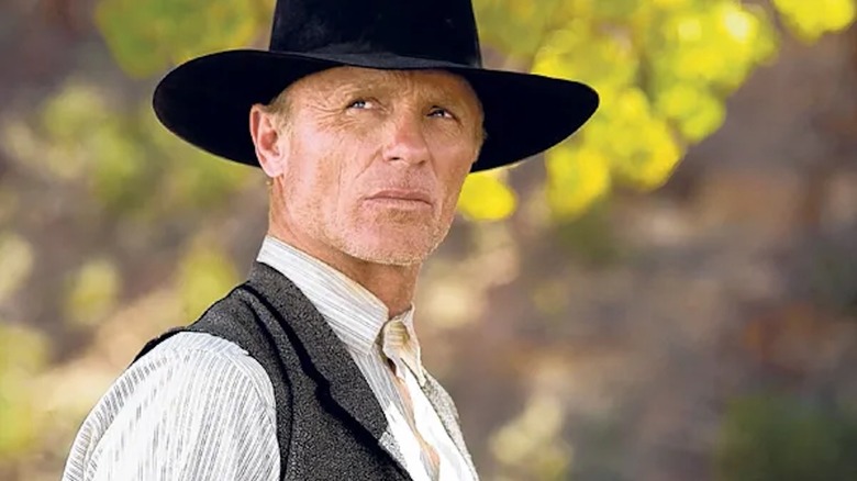 Ed Harris menua Lawman Virgil Cole di Appaloosa