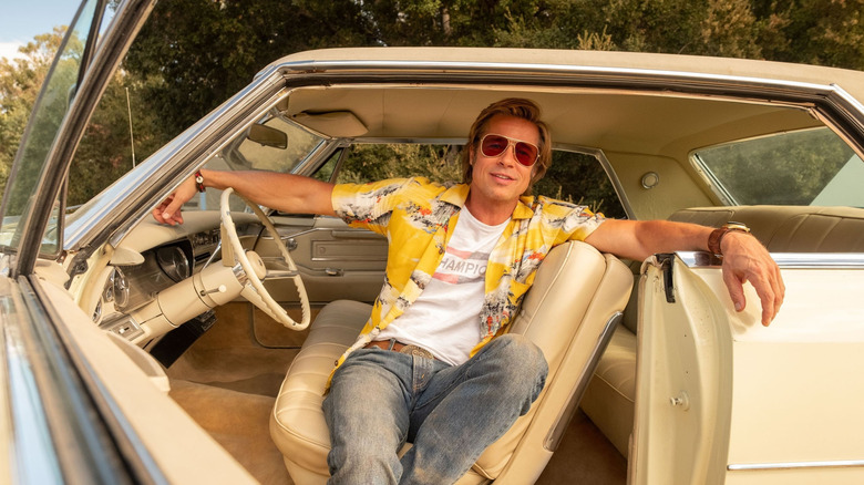Cliff Booth siap untuk pergi berkendara dalam waktu sekali di Hollywood