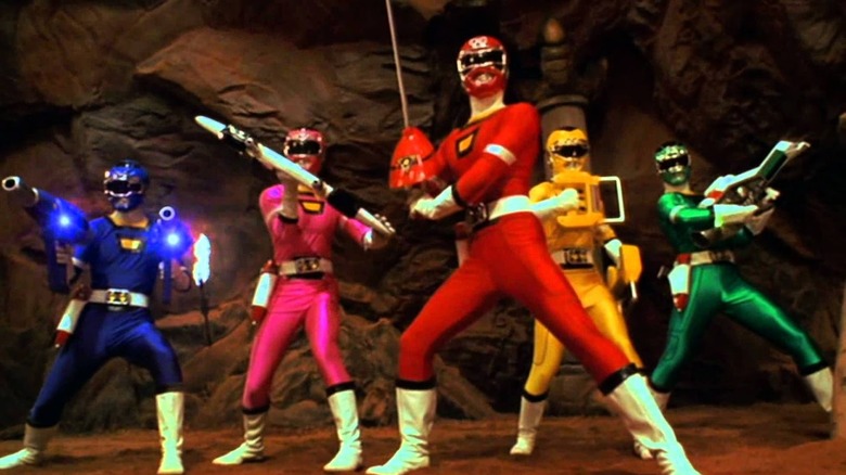 Turbo Rangers melakukan pose heroik di Power Rangers Turbo