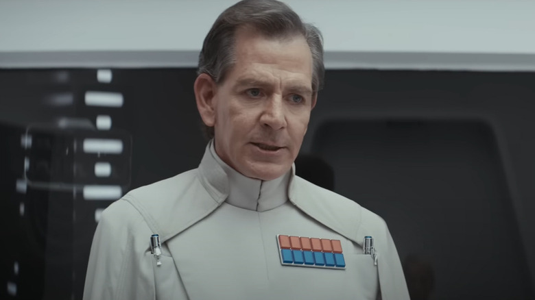 Orson Krennic Looking Stern dalam Hi Imperial Seragam di Andor