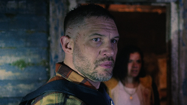 Tom Hardy sebagai Patrick Walker tampak intens di Havoc
