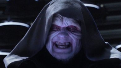 Kaisar Palpatine menyeringai liar di Star Wars: Revenge of the Sith