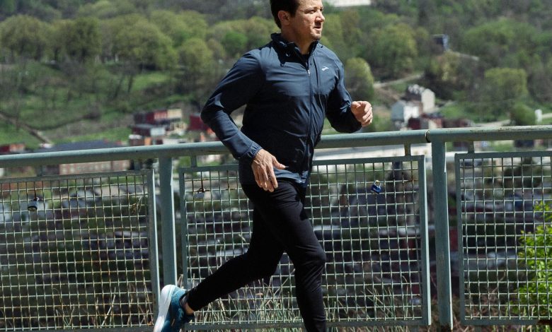 Jeremy Renner Berlari