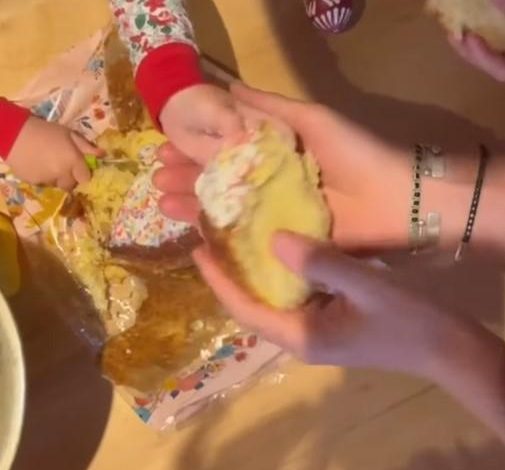 Screenshot dari Meghan Markle's Post of Her Kids Pangeran Archie dan Putri Lilibet Menikmati Roti Paskah yang Dibawa oleh ayah mereka Pangeran Harry dari Ukraina