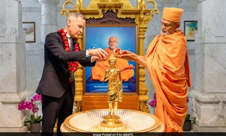Canada PM Mark Carney Mengunjungi Kuil Toronto untuk Perayaan Ram Navami
