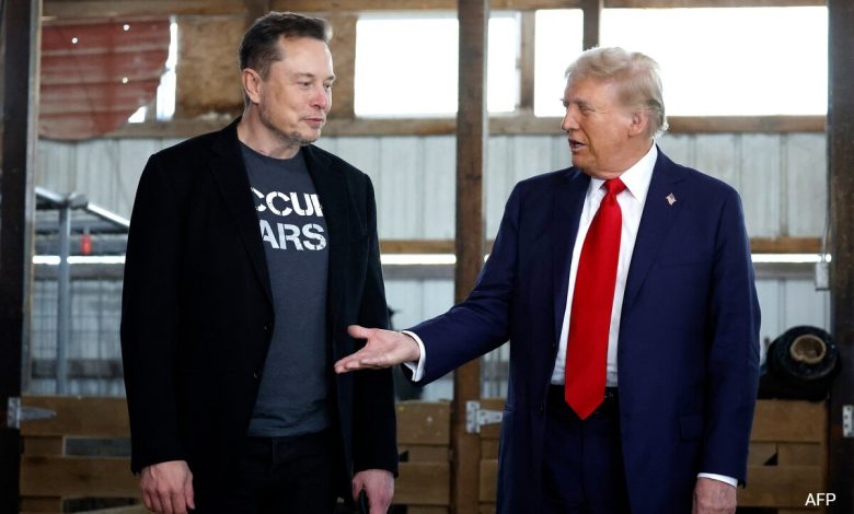 Elon Musk mengatakan akan menghabiskan 'lebih sedikit' untuk kampanye politik