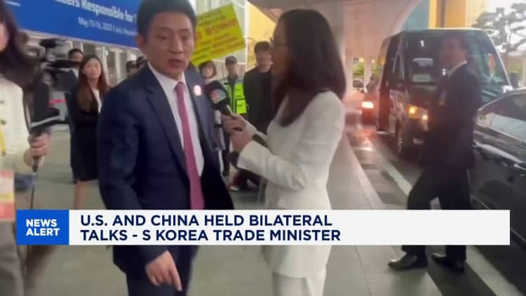 Utusan Perdagangan Tiongkok Li Chenggang mengatakan pembicaraan dengan rekan kami di pertemuan APEC di Jeju 'Good'