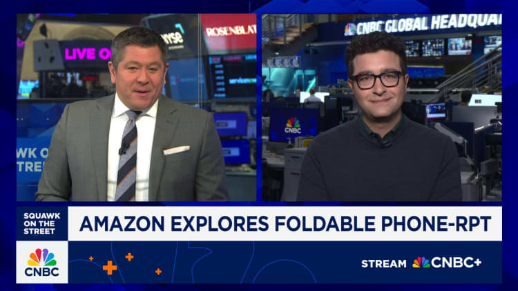 Amazon dilaporkan menjelajahi telepon yang dapat dilipat