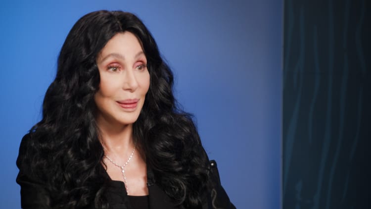 Cher di 60 tahun ketenaran: musik, film dan memberi kembali