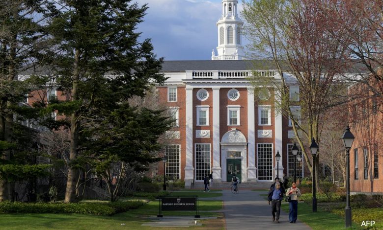 Trump Administration Bars Harvard University dari mendaftarkan mahasiswa asing