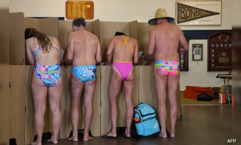 Sosis demokrasi, pemungutan suara dalam pakaian renang: tren pemungutan suara yang aneh di Australia