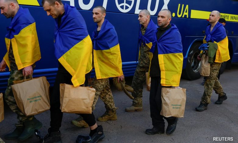 'Masing-masing 1.000': Rusia-Ukraina menyelesaikan pertukaran tahanan terbesar dalam pertukaran 3 hari