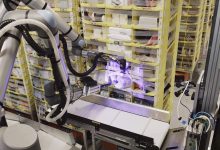 Robot gudang baru Amazon memiliki 'rasa sentuhan' yang bisa melihatnya menggantikan pekerja manusia