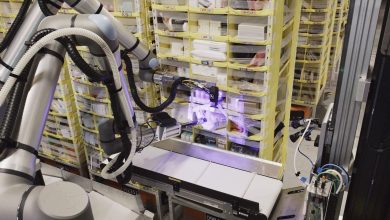 Robot gudang baru Amazon memiliki 'rasa sentuhan' yang bisa melihatnya menggantikan pekerja manusia