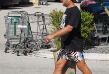 Dave Portnoy terlihat di sebuah supermarket di Miami Beach.