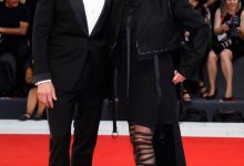 Hugh Jackman dan Deborra-Lee Furness menghadiri pemutaran perdana 'The Son' selama Festival Film Internasional Venice ke-79 di Palazzo del Cinema