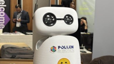 Memeluk wajah mengungkap dua robot humanoid baru