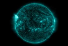 Matahari hanya meludahkan suar surya terkuat tahun 2025 - dan lebih banyak lagi yang bisa menuju ke bumi