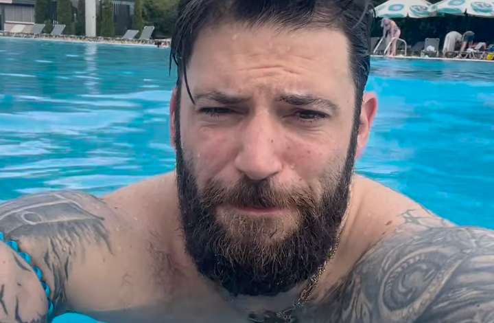 Stanislav Yanevski di kolam renang