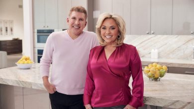 Todd & Julie Chrisley memamerkan penurunan berat badan 40lbs mereka di pemotretan sistem nutris baru