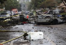 Banyak orang terbunuh ketika pesawat kecil menabrak lingkungan California