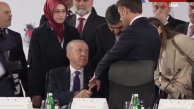 Tonton: Erdogan Turki meraih jari Emmanuel Macron, tidak dilepaskan