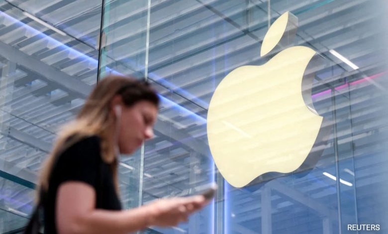 Trump memperingatkan 25% tarif pada apel jika iPhone tidak dibuat di AS