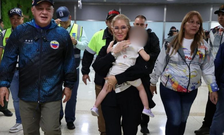 Gadis berusia 2 tahun terpisah dari orang tua dalam kasus deportasi AS kembali ke Venezuela