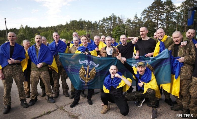 Rusia, Ukraina masing -masing gratis 390 tahanan pertama di awal pertukaran terbesar perang