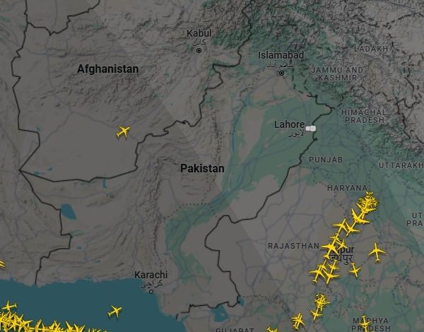 Data Fleghtradar24, selama pengajuan laporan ini, tidak menunjukkan pesawat di wilayah udara Pakistan.