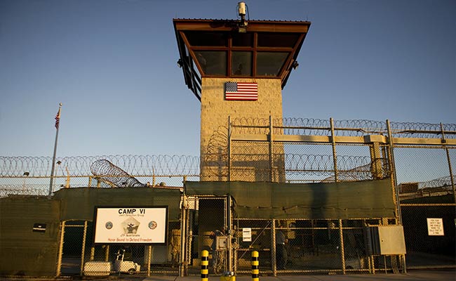 Penahanan Migran di Teluk Guantanamo Biaya $ 100.000 per orang setiap hari