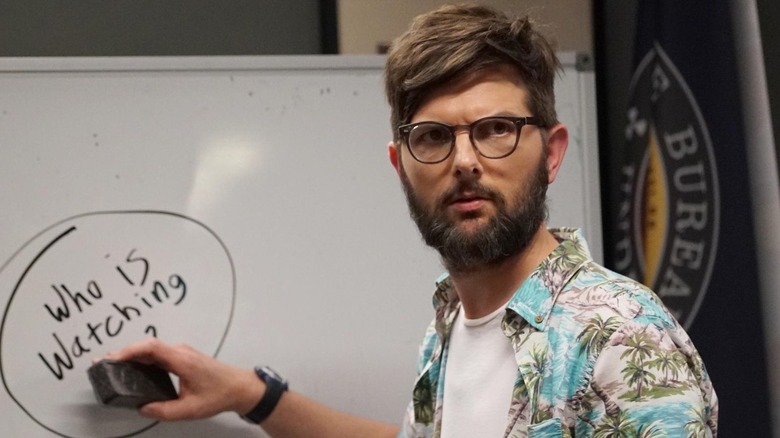 Max Jennifer Menghapus papan tulis di Ghosted