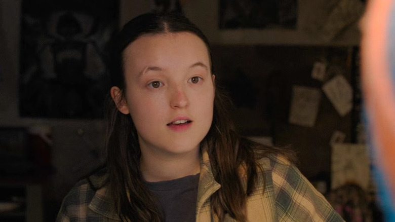Ellie dengan alisnya terangkat di The Last of Us