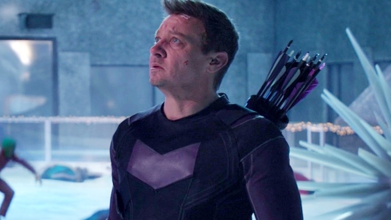 Jeremy Renner membidik Clint Barton di Hawkeye