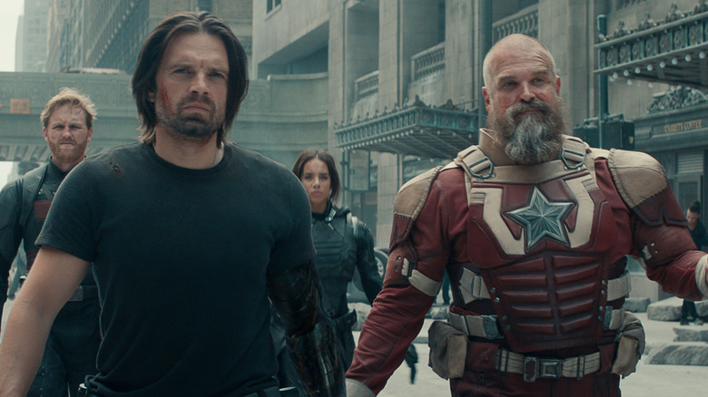 Agen Walker, Bucky, Ghost dan Red Guardian di jalan di Thunderbolts