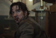 Diego Luna sebagai Cassian Andor yang tampak memar dan dipukuli setelah bertengkar di Andor