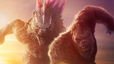 Godzilla dan Kong berlari bersama di poster untuk Godzilla x Kong: Kekaisaran Baru