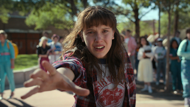 Sebelas mencoba dan gagal menggunakan kekuatannya di Stranger Things Season 4