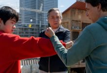 Li dan Daniel Bertarung saat Han menonton di Karate Kid: Legends