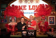Joey Chestnut di Raising Cane