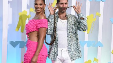 Nev Schulman dan Kamie Crawford di 2022 MTV VMA - Kedatangan