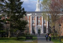 Harvard memobilisasi dana untuk "penelitian kritis" setelah pemotongan hibah federal