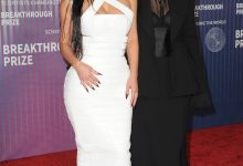 Kim Kardashian dan Kris Jenner pada Upacara Hadiah Terobosan Tahunan ke -10